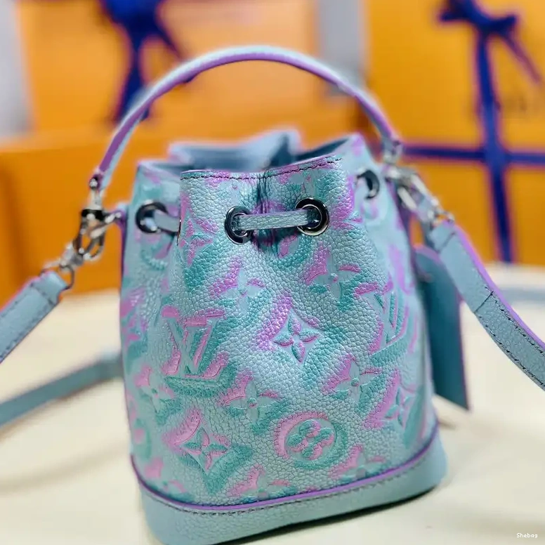 Bag 2207DJ0015 LV 0619